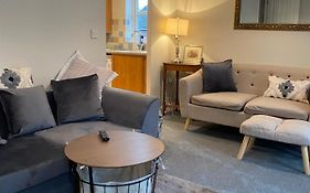 Spacious, Modern, Comfortable Flat